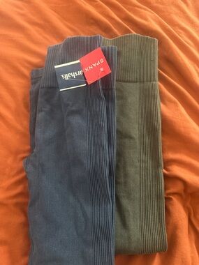 XS NWOT SPANX Ribbed Leggings Duo in Navy and Olive